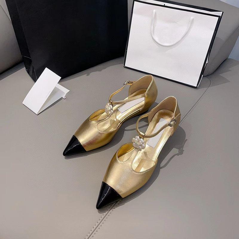 Color matching flower diamond buckle wedge heel middle heel pointed head shallow mouth hollow one-word buckle single shoes