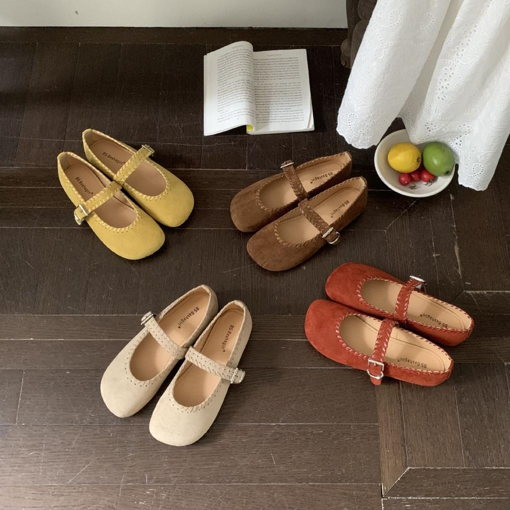 2025 Spring and Autumn New Fashion Versatile Niche Round Head Shallow Mouth Retro One-word Buckle Strap Single Shoes Small Leather Shoes Bar