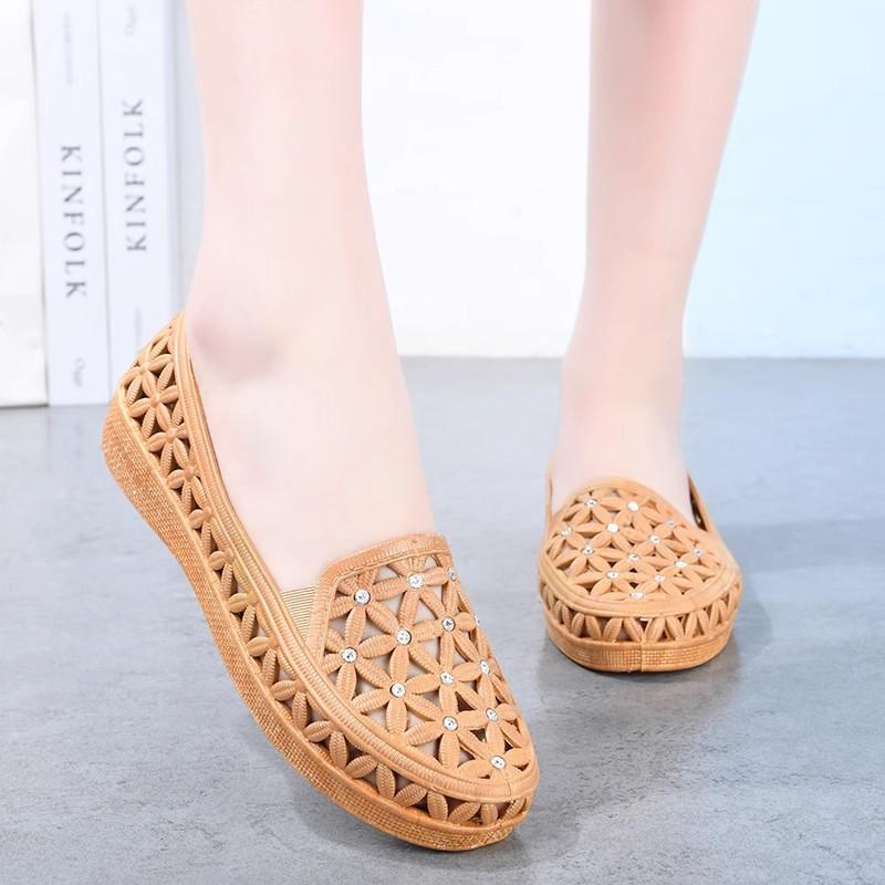 Buy One and Get One Free Summer PVC Hole Shoes Breathable Hollow Women's Shoes Soft-soled Mother Shoes Flat-soled Bag Head Beach Shoes