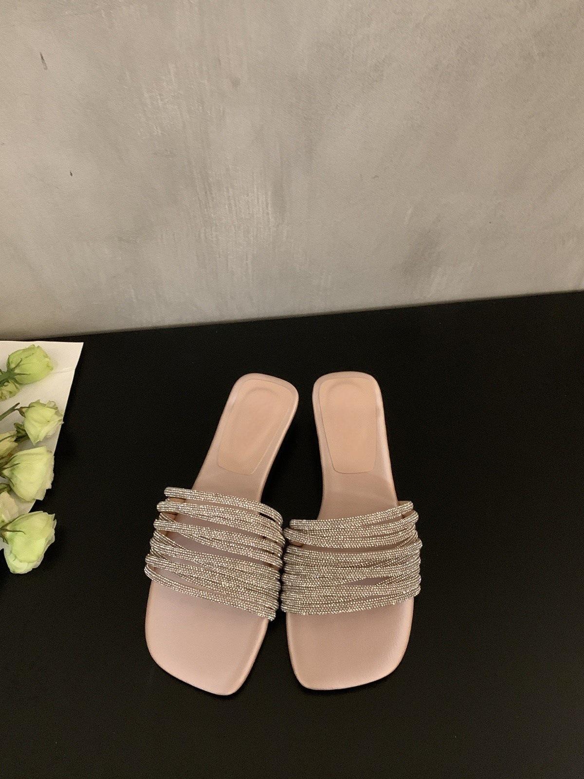 

French rhinestone one-word open-toed sandals for women s summer wear 2025 new fairy style temperament square heel sandals 40