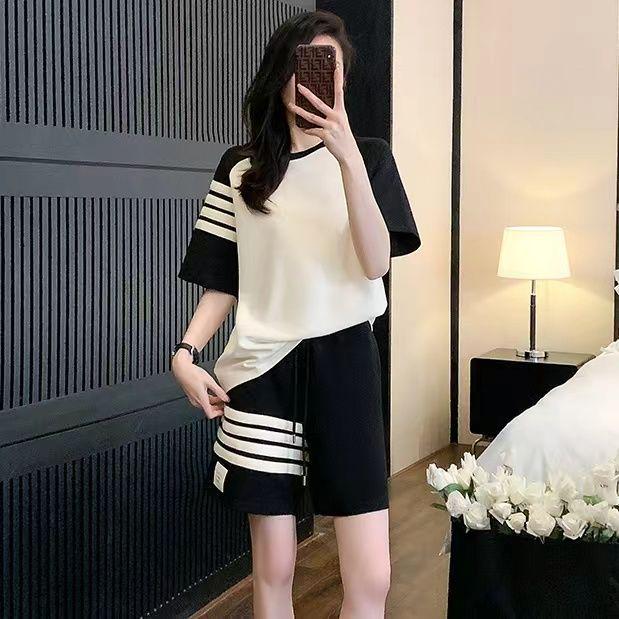 2025 Sporty Casual Two-Piece Summer Set: Slimming, Street Style, Age-Reducing