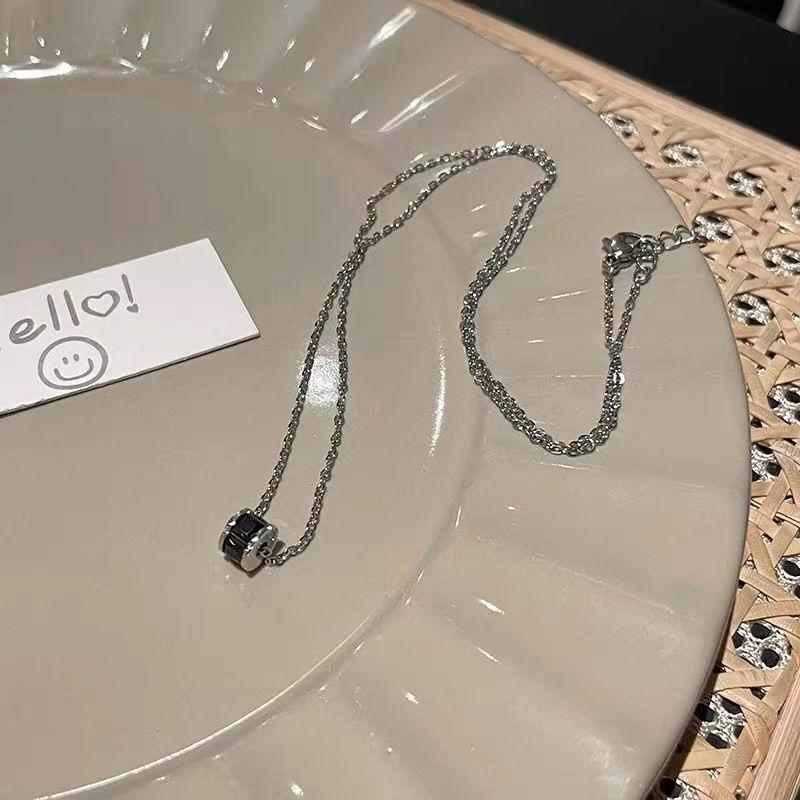 Schwarze schmale Taille Halskette, Damen Sommer Neu Leichter Luxus Nische Temperament Exquisites Zubehör, High-End Schlüsselbein Kette