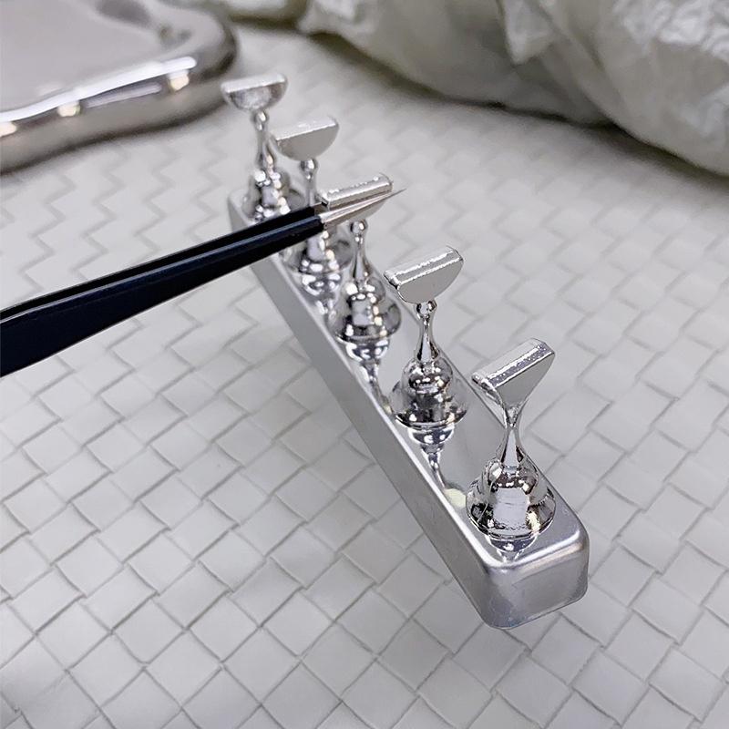 Nail Art Practice Holder Base Sliver Strong Magnetic Metal Stand Manicure Tool Nail Accessories Salon Diy Nail Stand Tool