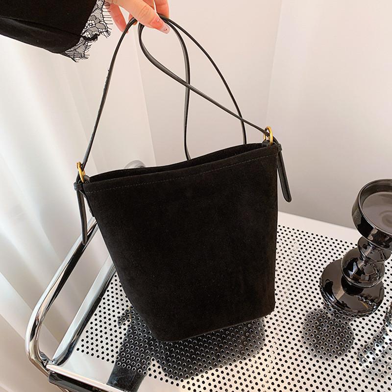 Stylish Vintage Handbag Women s New 2023 Fall Winter Commuter Bucket Bag High-end Crossbody Bag Black