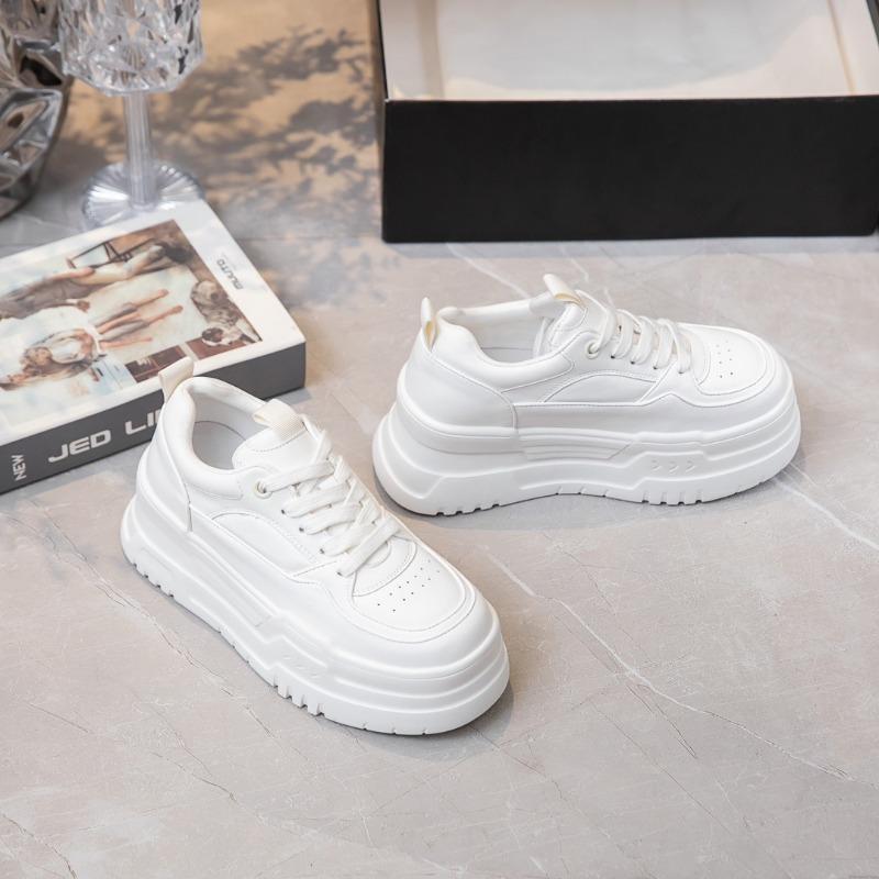 

Leather small muffin little white shoes women s autumn and winter new versatile lightweight sports and leisure board shoes 35 белый