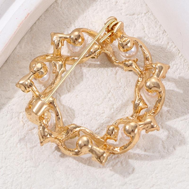 All-Matching Lapel Pins Fashoin Pearls Wreath Brooch Round Pins Elegant Badge Breastpin Decoration Clothes Accessories