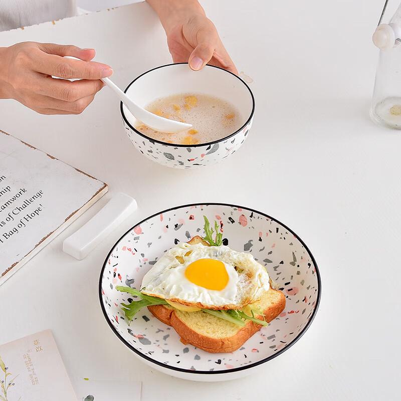 CODA Keramik-Geschirrset, 4-teilig, inspiriert von Tinte