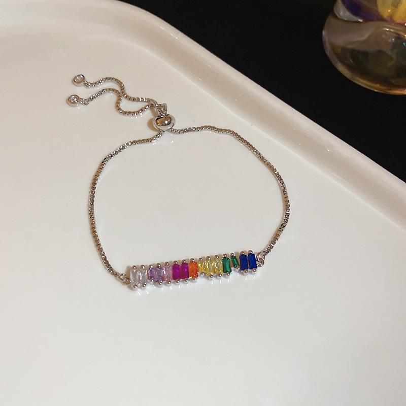 Zircon Flower Geometric Open Bangle: Elegant Retro Bracelet for Women