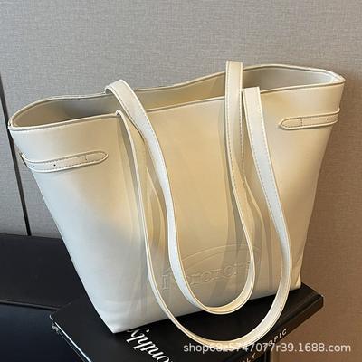 Hand-held Fashionable Casual Tote Bag 2025 Winter New Korean Version Large-capacity Shoulder Bag High-end Underarm Women's Bag