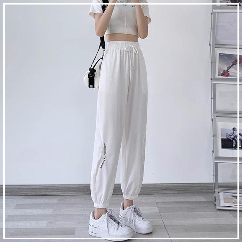 

2024 Новые летние минималистичные и модные брюки с высокой талией, с вырезами, с принтом букв, повседневные, свободные, оверсайз, спортивные из ледяного шелка M белый