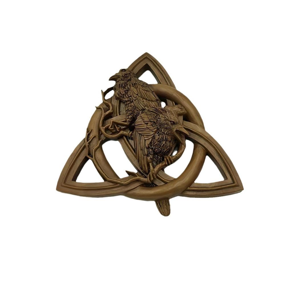 Corvo a terra nodo magico corvo ornamento artigianale in resina ciondolo
