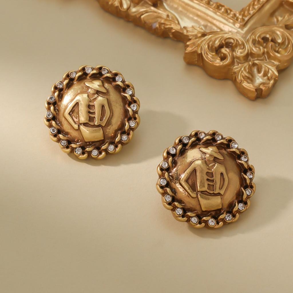 Medieval Vintage Western Vintage Plain Gold Warm Gold And Silver Needle Figurines Carved Personalized Stud Earrings