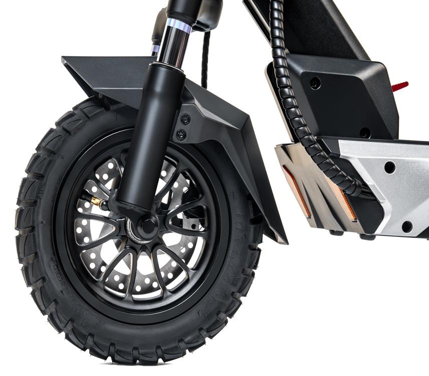 KuKirin M4 Max Electric Scooter: 800W motor, 48V 18.2Ah battery, 45km/h top speed, 64km range, IP54 waterproof - Foldable, double suspension