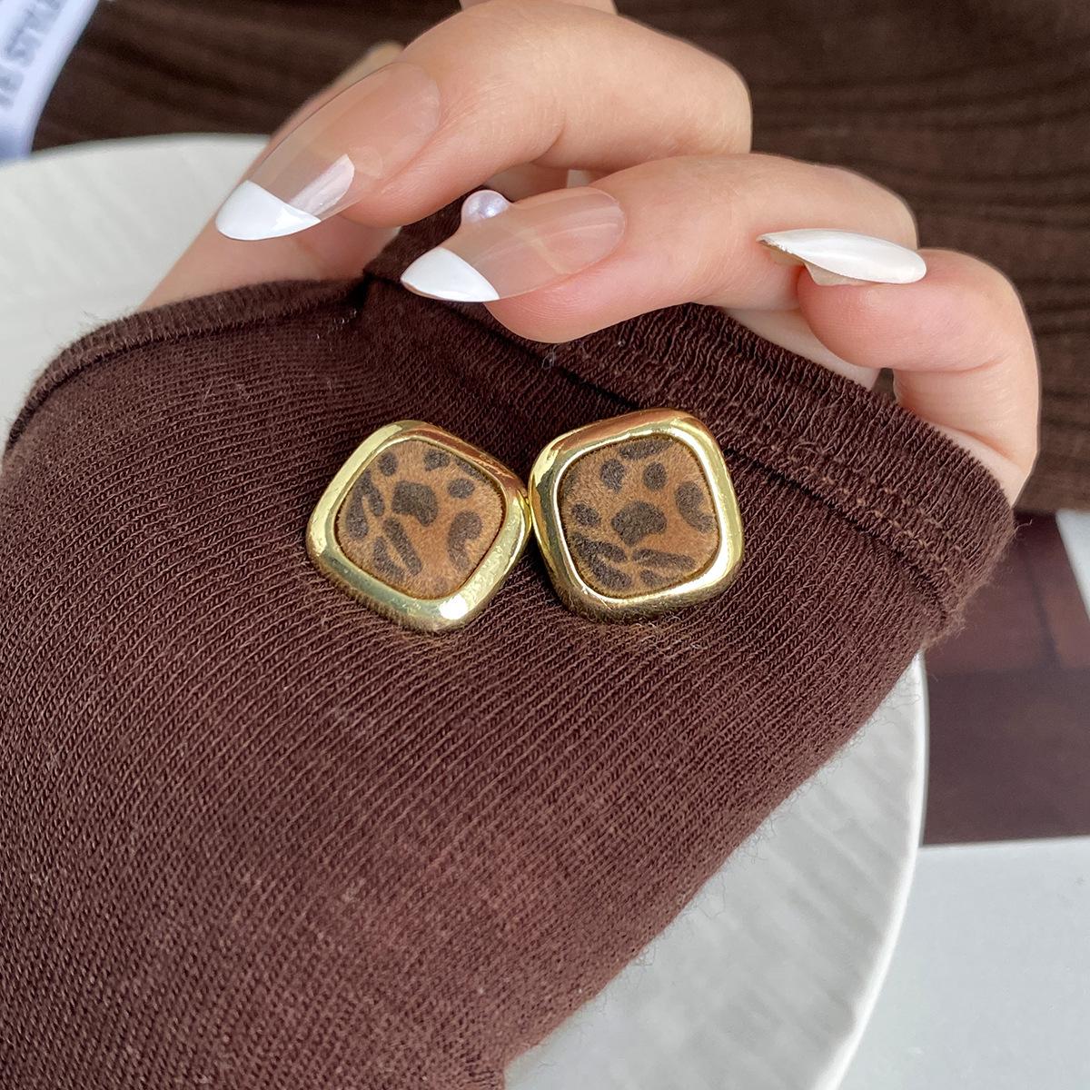 Silver Needle Maillard Leopard Print Square Stud Earrings for Women - Autumn/Winter Style