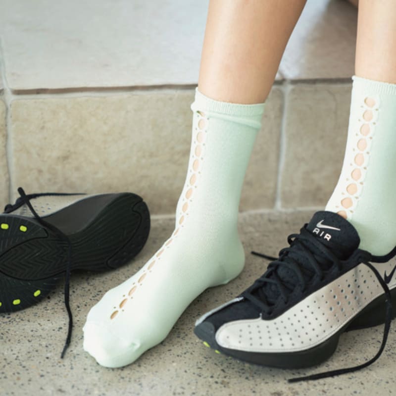 

hiig [no.544] lime cut-out socks LIME