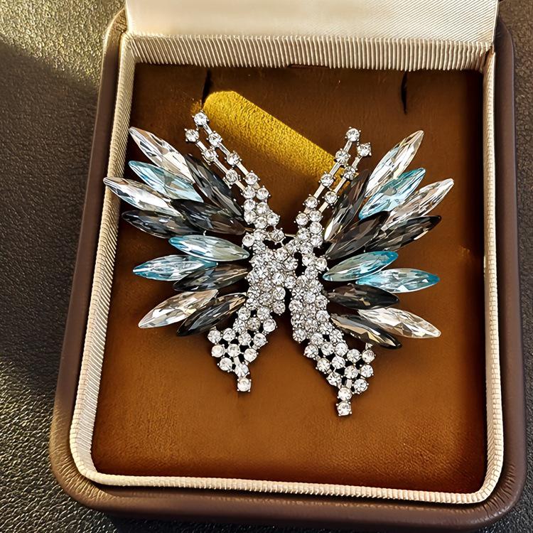 

Элегантная брошь-животное со стразами: Дизайн цветов высокого класса для женских пальто и аксессуаров