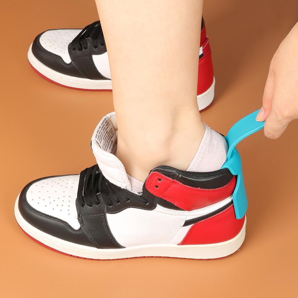 2 Stück fauler Schuhanzieher Kunststoff bunt Unisex Schuhanziehhilfe Einfaches An- und Ausziehen Schuh Stabiles Schlafhilfe-Werkzeug Schuhzubehör