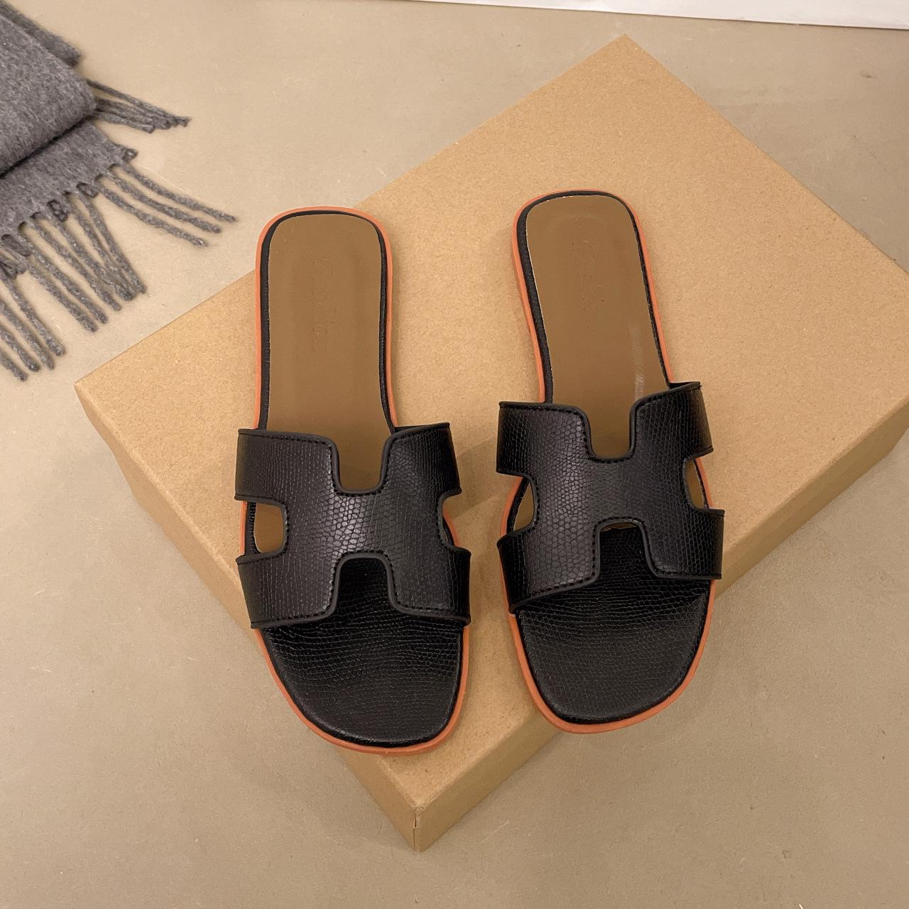 Damen-Feen-Slipper im koreanischen Stil - Große Größen, Einzelriemen, Flache Sohle, Strandsandalen für den Sommerlichen Außenbereich. 42 schwarz
