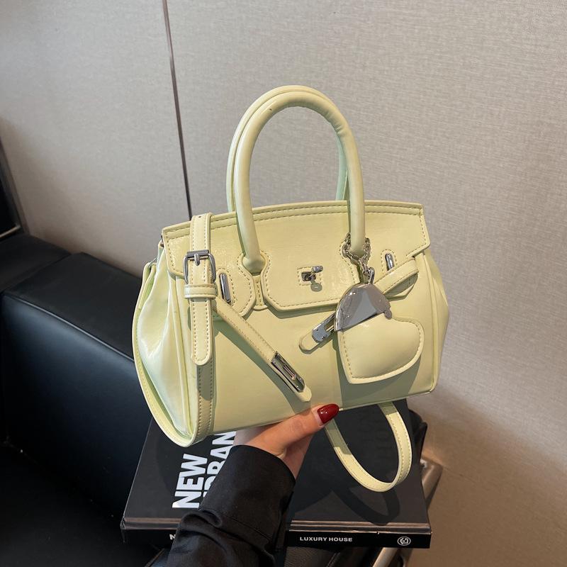 

2025 Retro Platinum Texture Spring Bag: Women s Versatile Crossbody & Shoulder Bag Small: 20*9*12 зелёный