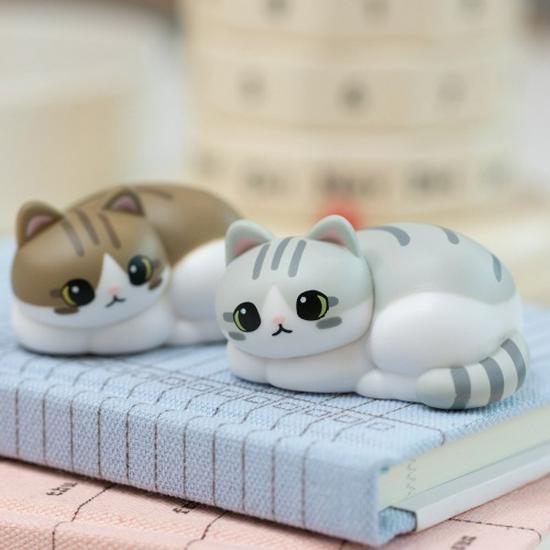 Limited Edition Mini Cartoon Kitten Figurine - Adorable Collectible Pet Cat