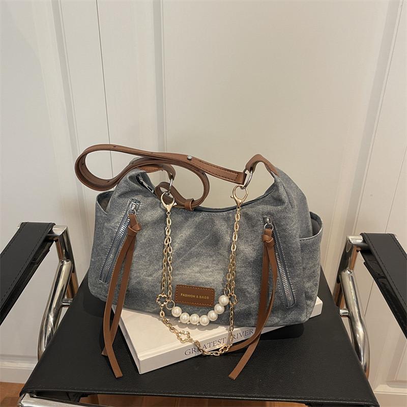Special Material Oversized Tote With Zipper Closure And Inner Phone Pocket For Casual Day