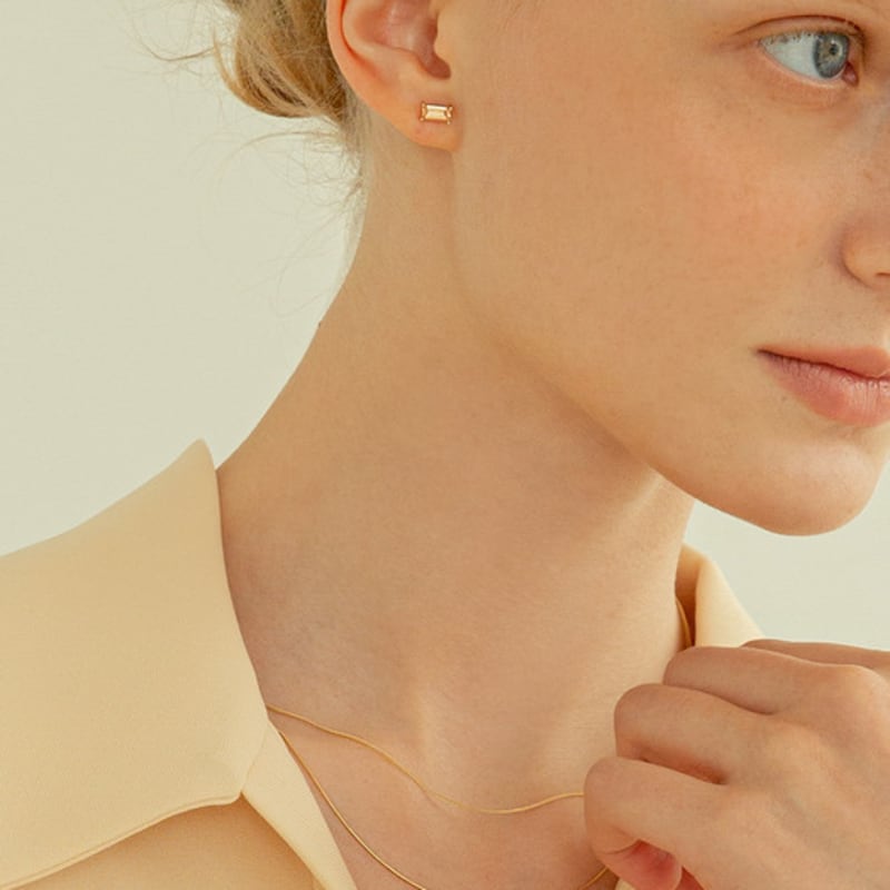 LUNNE 14k Champagne Baguette Cubic Piercing (14k Gold) #L09