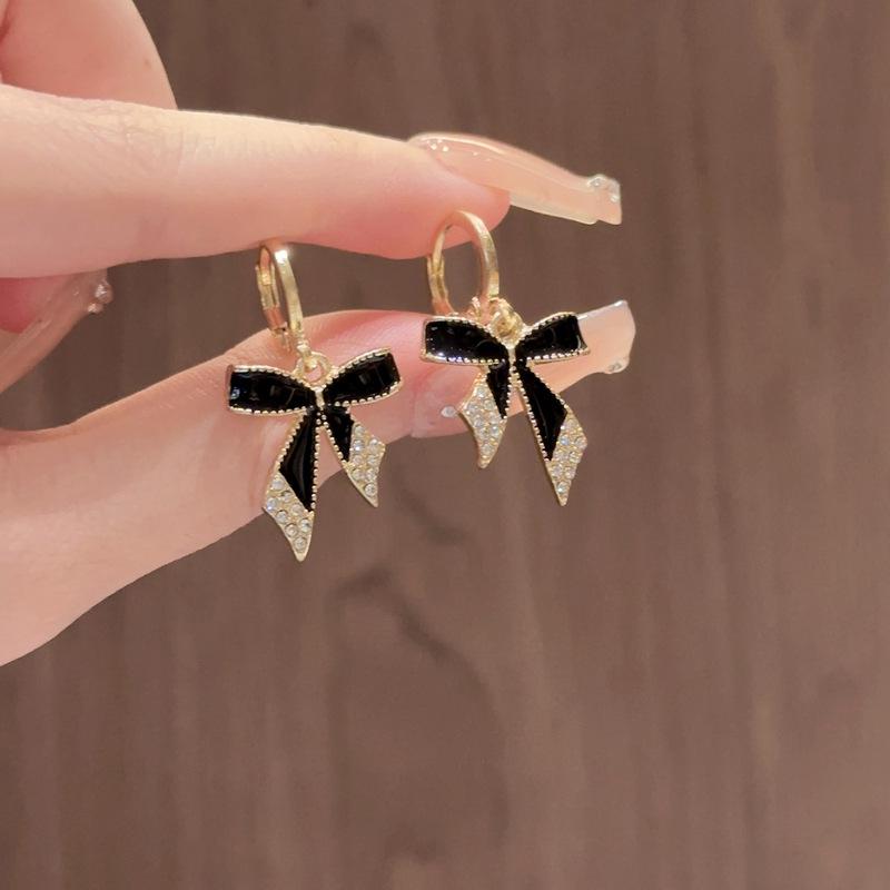 

Sweet Girl Earrings Sales Crystal Black Bowknot Temperament Versatile Network Red Wind Light Luxury Advanced Design Earrings