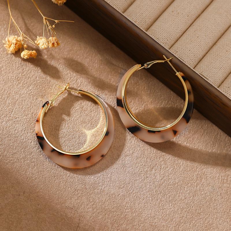 2025 New Leopard Print Hoop Earrings: Exaggerated, Unique, Retro High-End Design for a Stylish and Slimming Look