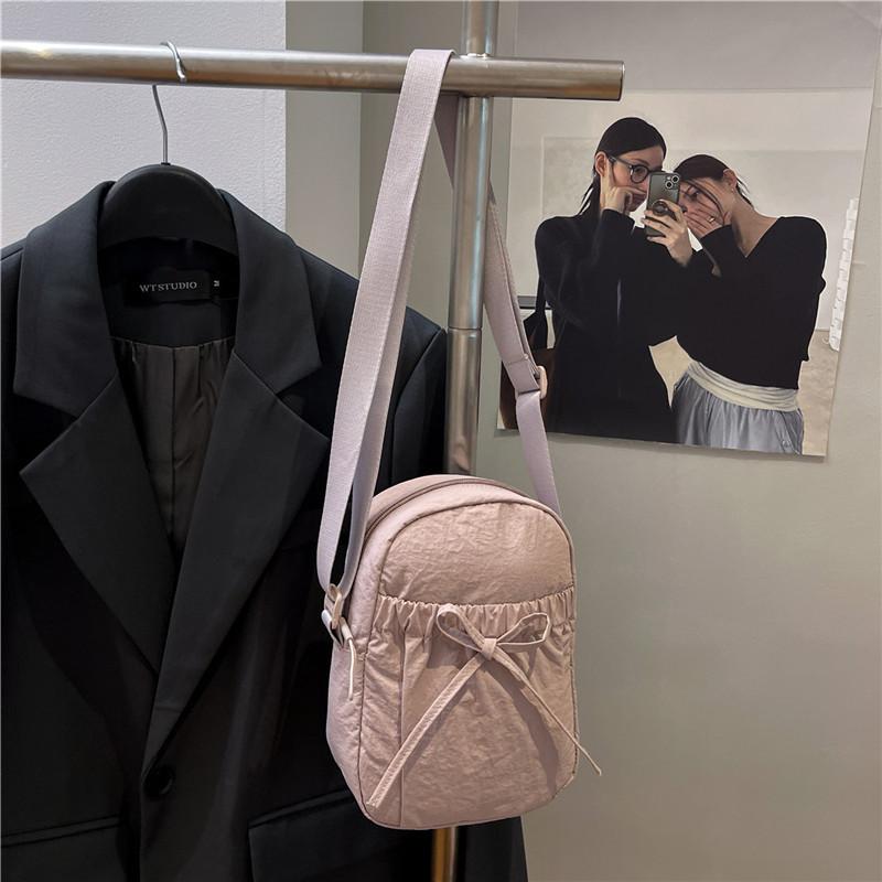 Japanese Ins Women's Fashion 2025 Casual Lightweight Messenger Bag Korean Version of Simple Trend Niche Design Small Square Bag