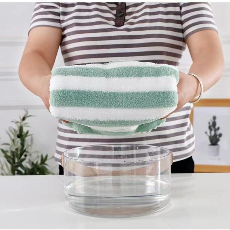 Double-sided Microfiber Coral Fleece Adult Bath Towel with Striped Color Strips Quick-drying Soft and Absorbent for Home Use