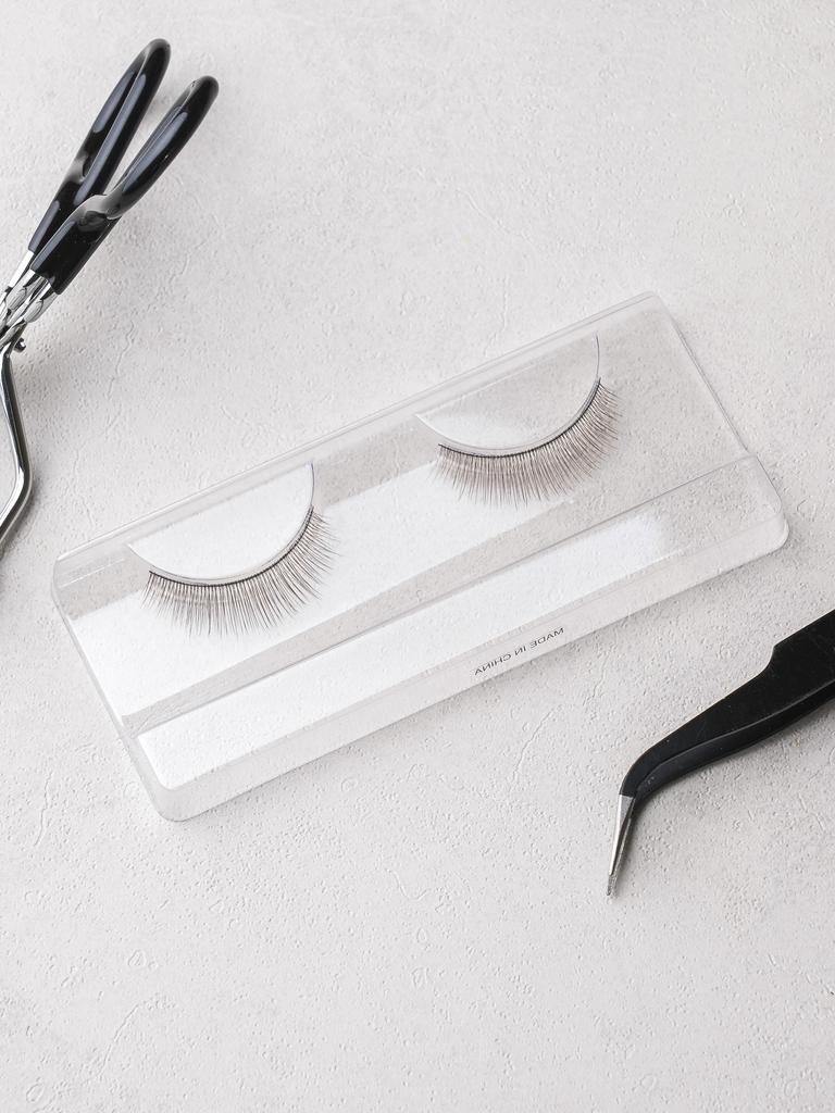 Daily False Eyelashes - First Date Style