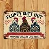 CoopChicDecor Vintage "Fluffy Butt Hut" Schild | Metall Wanddekoration für Hühnerbesitzer | Mehrzweck für Zuhause, Garten & Feiertage