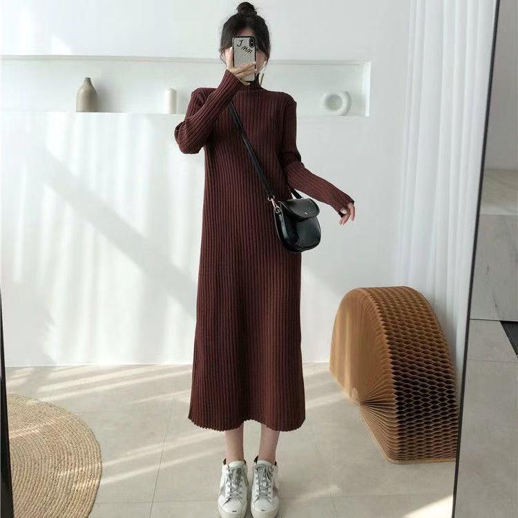 Damen Strickpulloverkleid mit hohem Kragen, mittellang - Herbst/Winter 2025 Kollektion