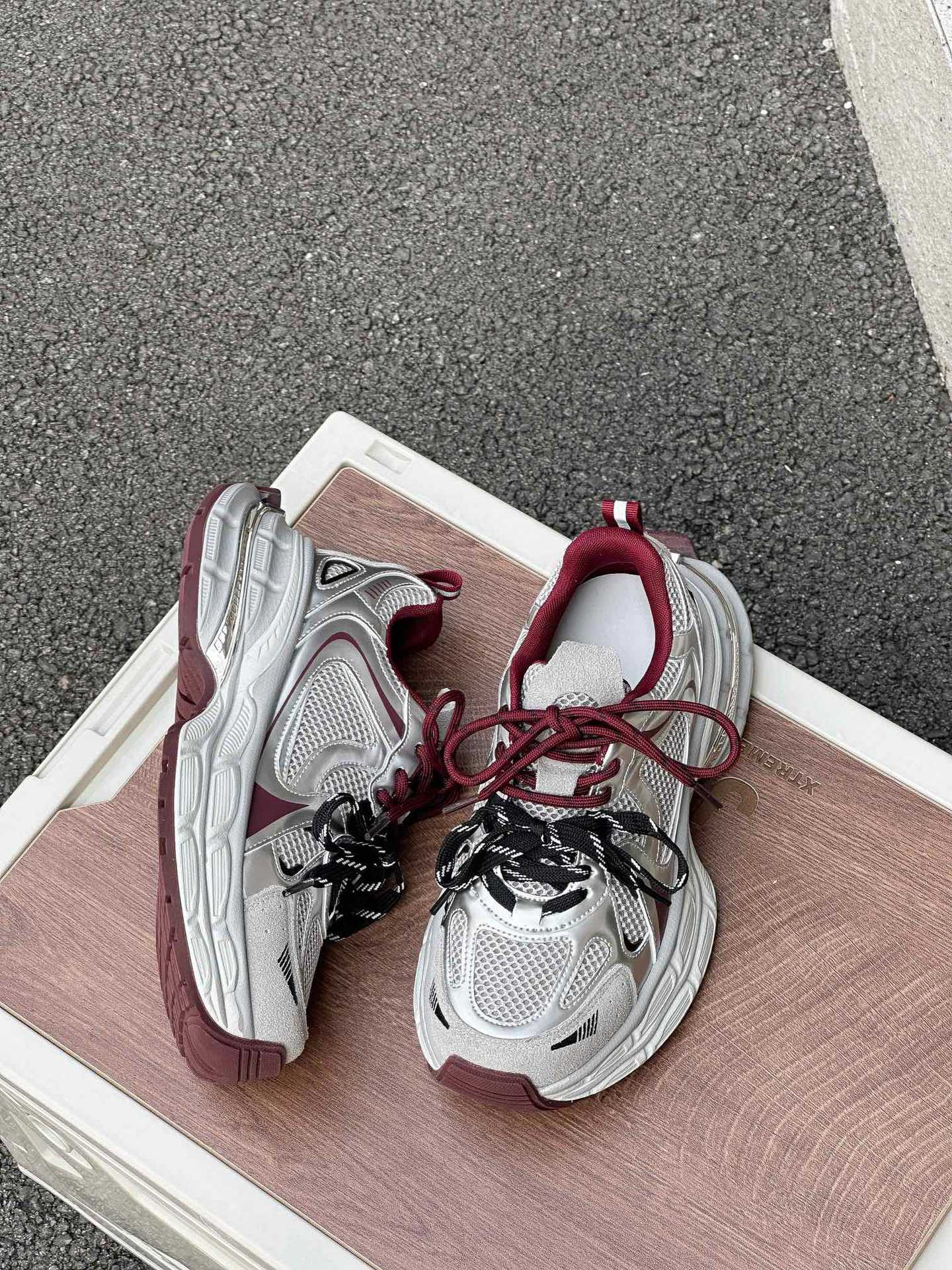 

Женские кожаные кроссовки на платформе в стиле «папа» 2025 новая популярная весенне-осенняя обувь женские легкие увеличивающие рост повседневные спортивные кроссовки 40