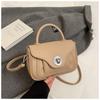 High-end hand carry fashionable small square bag, new simple and versatile shoulder bag, niche design messenger bag