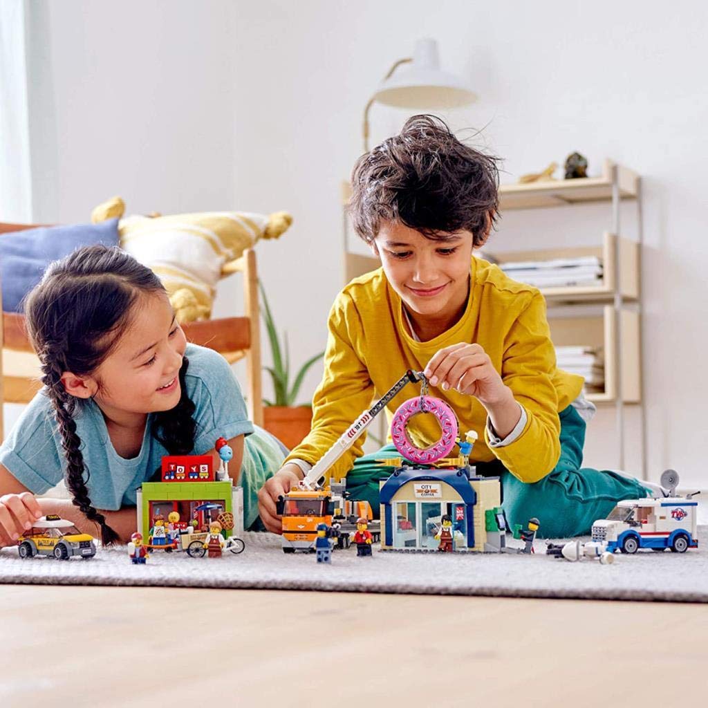 LEGO City Giant Crane Truck In Action! Donut Shop Opening 60233 Building Blocks Toy for Boys