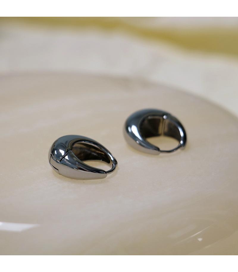 Gold-Plated Brass Teardrop Earrings: Minimalist, High-End, Mirror-Polished Jewelry