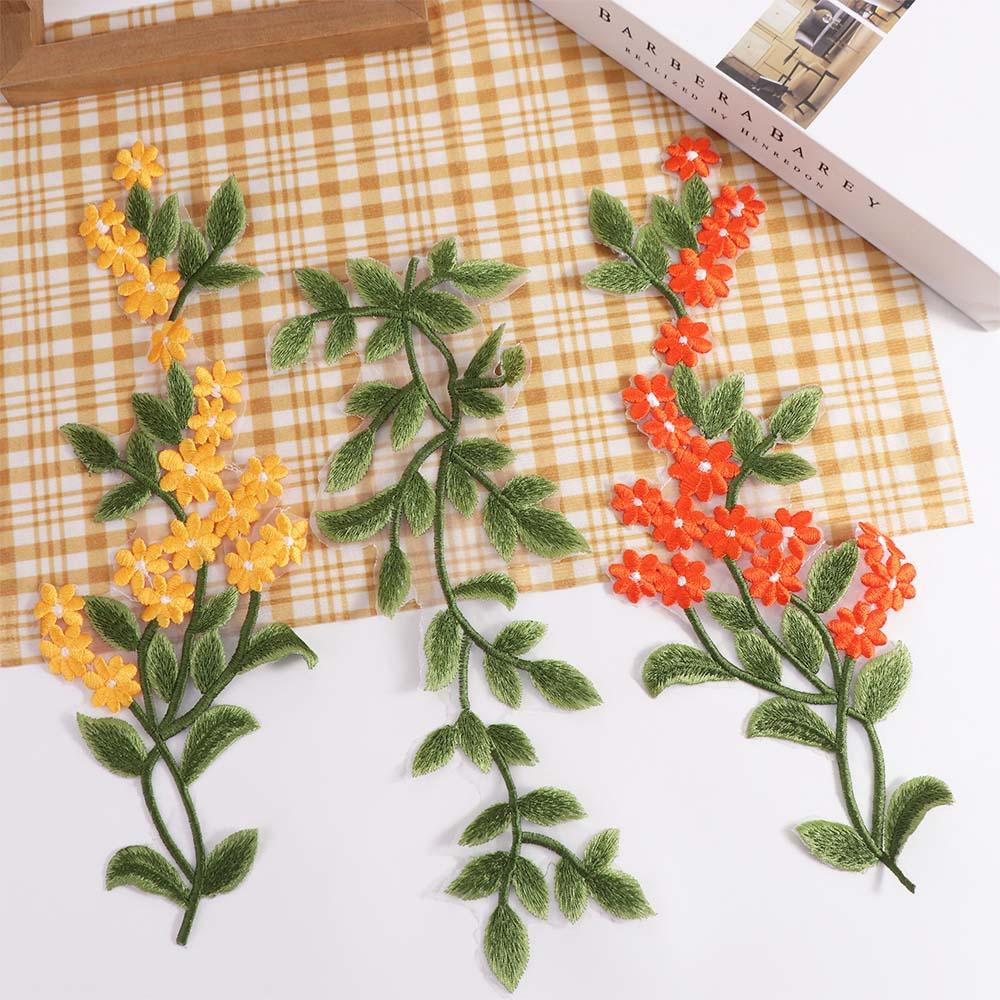 

2pcs Elegant Clothing Applique Green Leaf Clothes Patches Daisy Flower Embroidered Patches Sewing білий