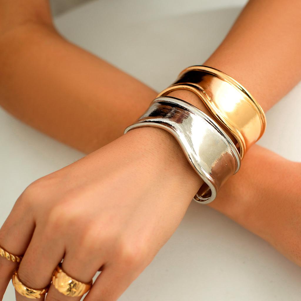 Hip-Hop Style Simple Smooth Irregular Bracelet Female, Personalized Metal Geometric V-Shaped Bracelet