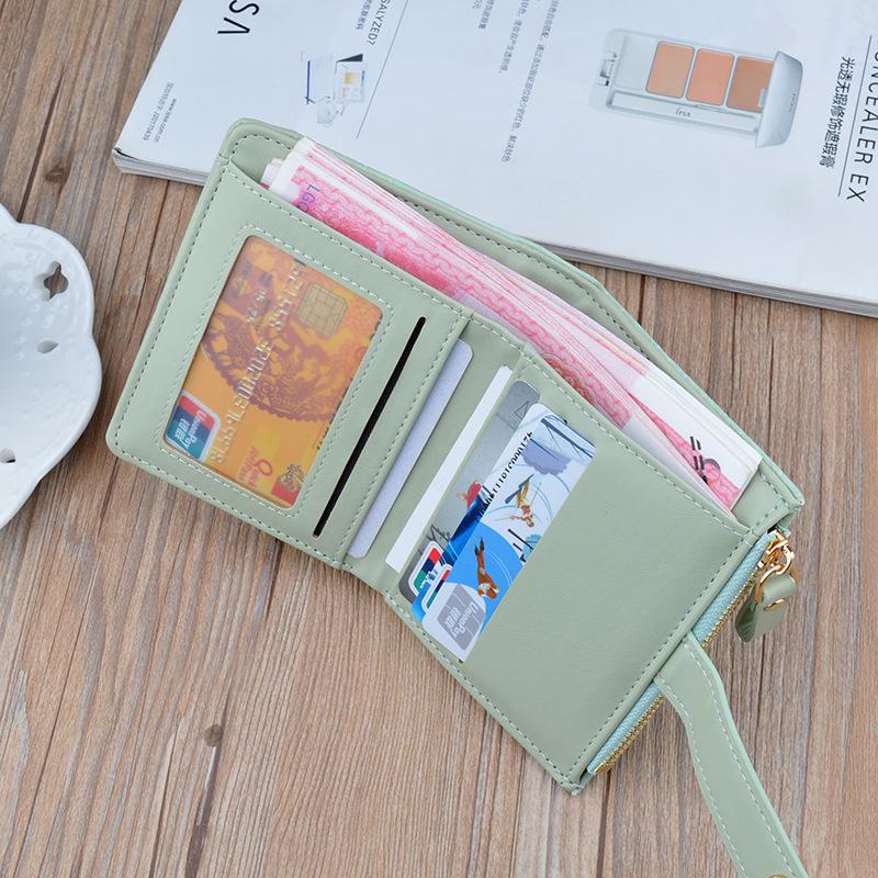 Women's Crocodile Pattern Short Leather Wallet with Zipper Clasp and Card Holder