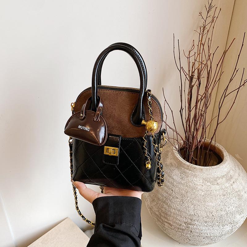 Bags Women's Niche Fashion Versatile High Sense Shoulder Messenger Newspaper Early Autumn New Portable Simple Mobile Phone Shell Bag