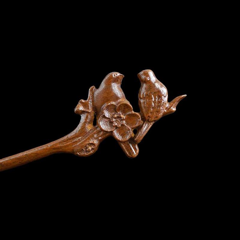 Women's Luxurious Wood Carved Hair Accessory Elegant Collar Bird Peony Carving Suitable for Daily Gatherings Solid Wood Hairpin