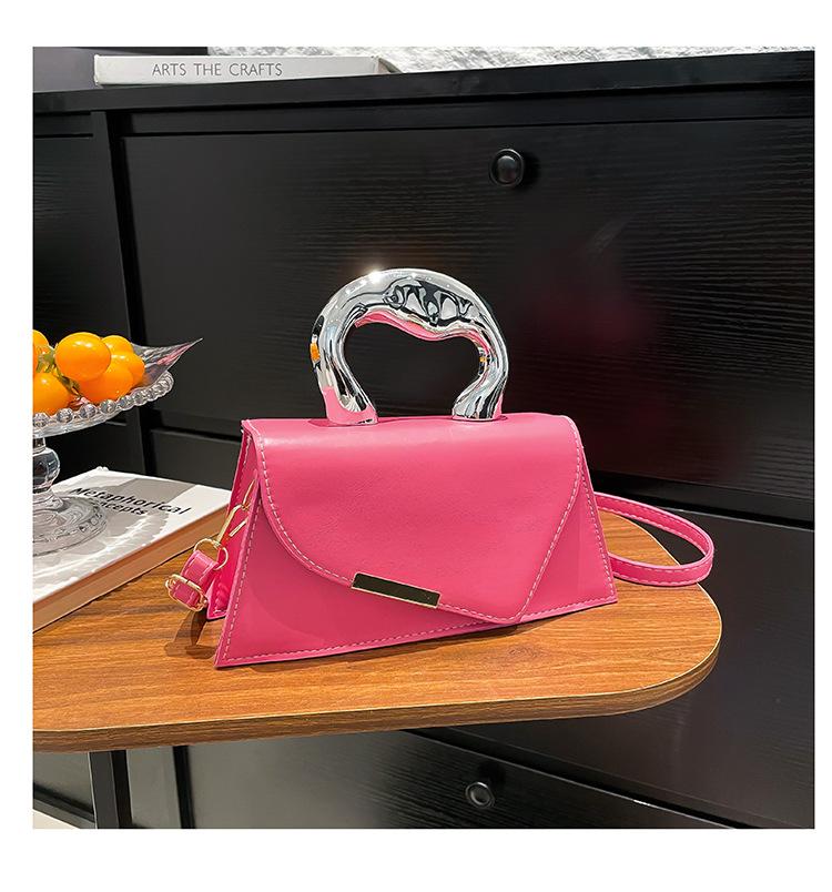 2025 Summer Light Luxury High-end Texture Temperament Niche Design Sense Handbag Foreign Style Versatile Commuter Shoulder Messenger Bag