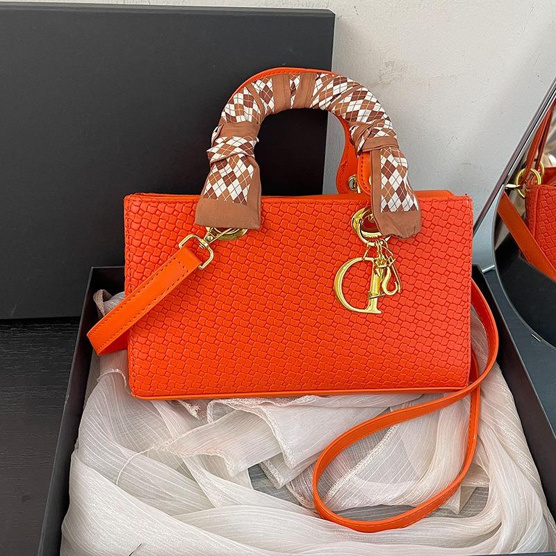 

Premium texture silk scarf portable Princess Diana bag women s retro commuter versatile messenger bag casual fashion shoulder bag bag