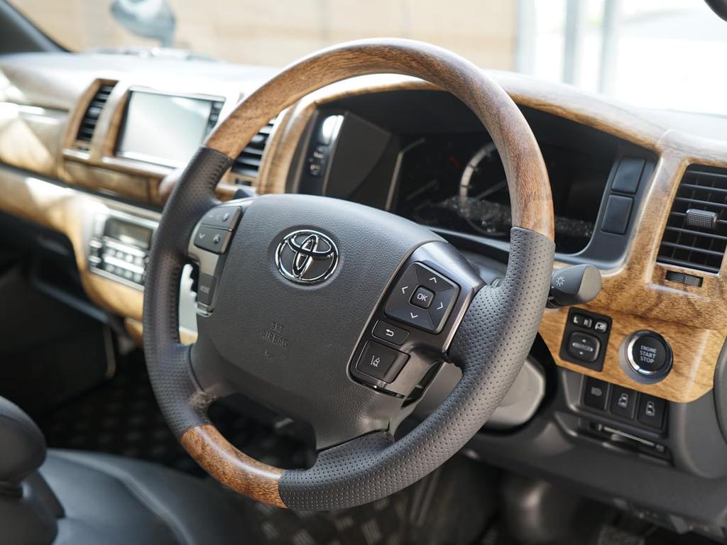 TRISTAR'S Standard Steering Wheel and Shift Knob Set for Toyota Hiace 200 Series (4th, 5th, 6th, 7th, and 8th Generation) (Classic Wood/Natural Wood)