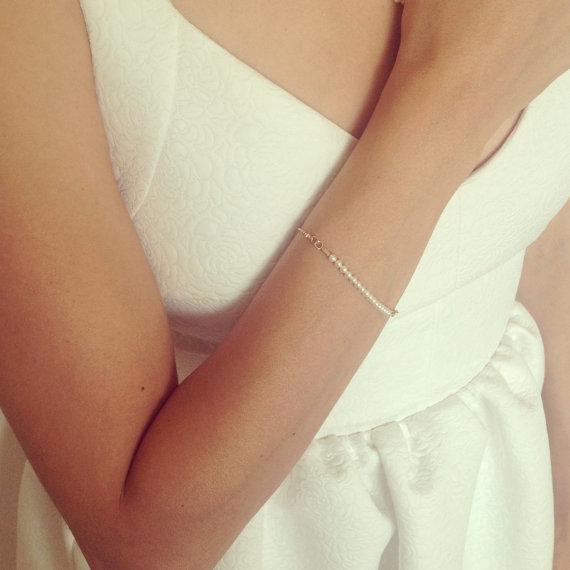 

Fashion Imitation Pearl Bracelet Oval Pearl Stainless Steel Bracelet Women s Holiday Gifts золотистый