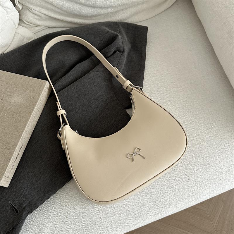 Highend underarm bag women s autumn new fashion versatile shoulder bag niche design baguette handbag