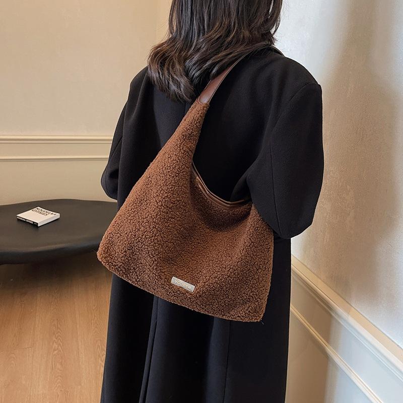 Plush large-capacity bag women's 2025 new autumn and winter versatile commuter shoulder bag fashion tote bag