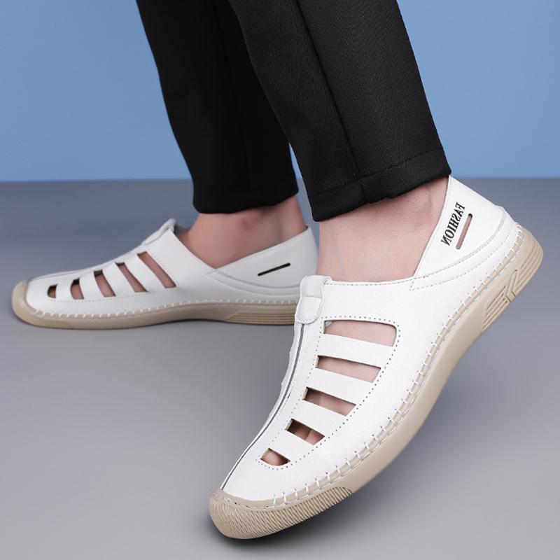 Fashion New Men Summer White Black Soft Hole Clogs Breathable Sandals Slipper Garden Beach Shoes Hombre Footwear