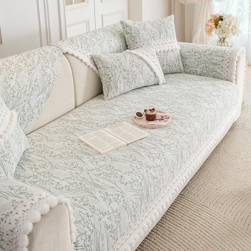 

European-Style Concubine Chenille Sofa Cushion Light Luxury Four-Season Universal Sofa Cover Full Set Of Non-Slip And Anti-Cat Scratch Sofa Towels 70*70cm